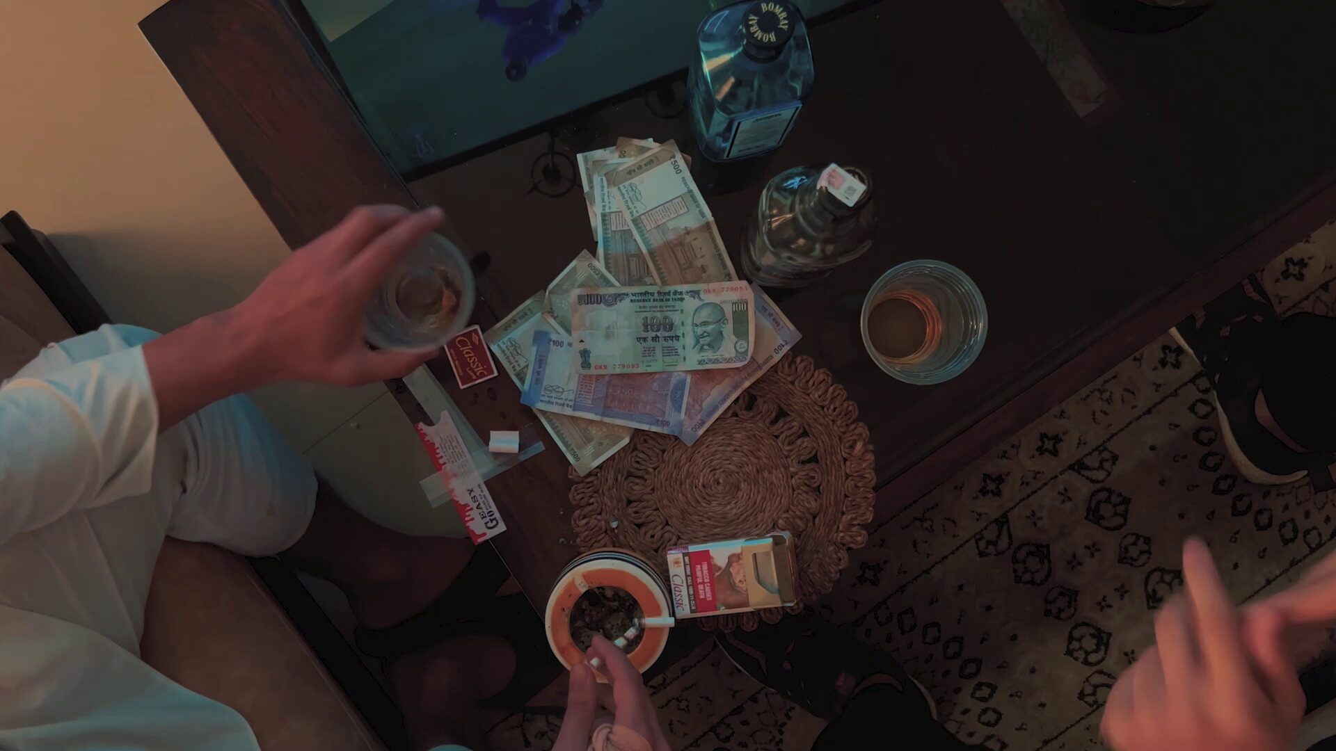 Rs 100 — frame 2